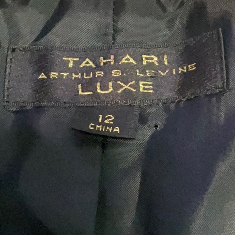 ARTHUR S. LEVINE TAHARI LUXE Lester Tuxedo Blazer 12 20.5” p2p Black $320 NWT - Picture 4 of 14